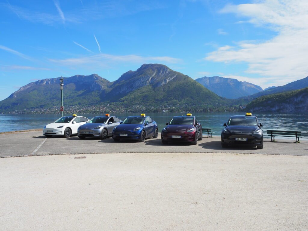 Taxis du lac d'Annecy au bord de l'eau pour vos tours en bateau