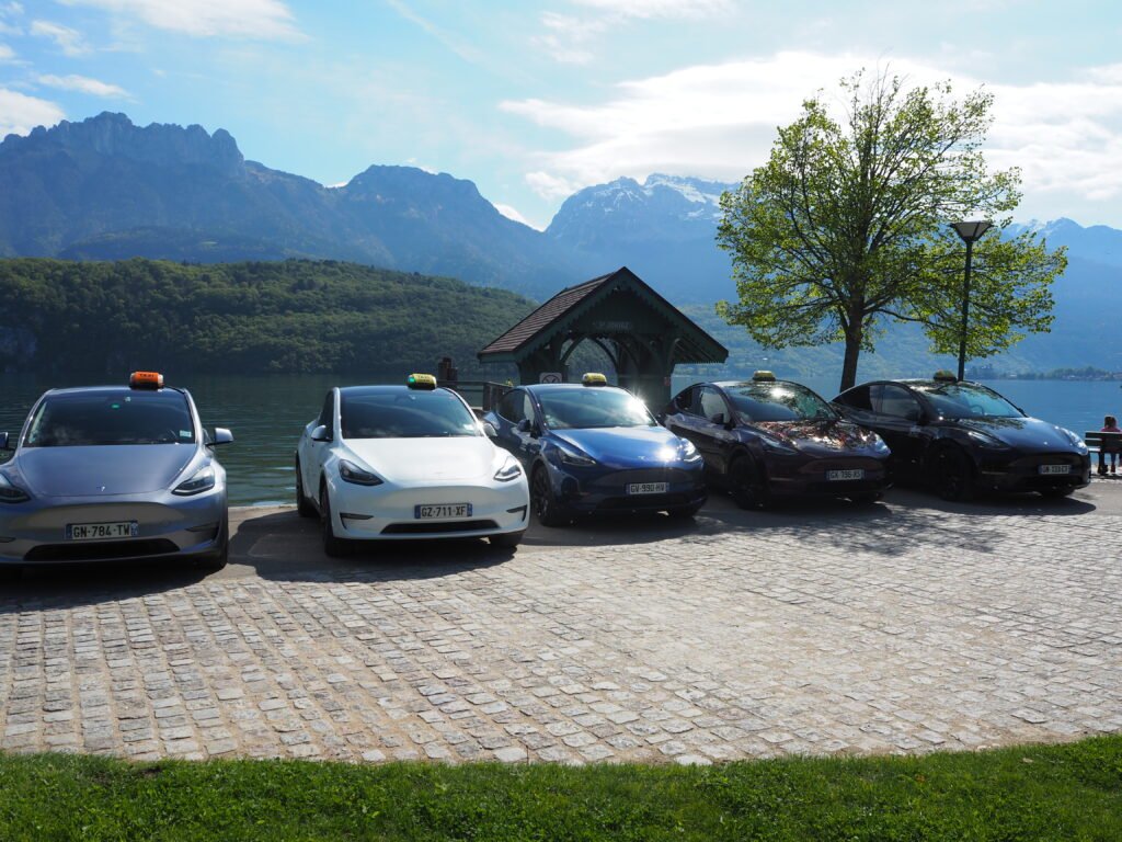 Annecy sous la pluie, il est possible de profiter autrement grâce à Taxis du Lac