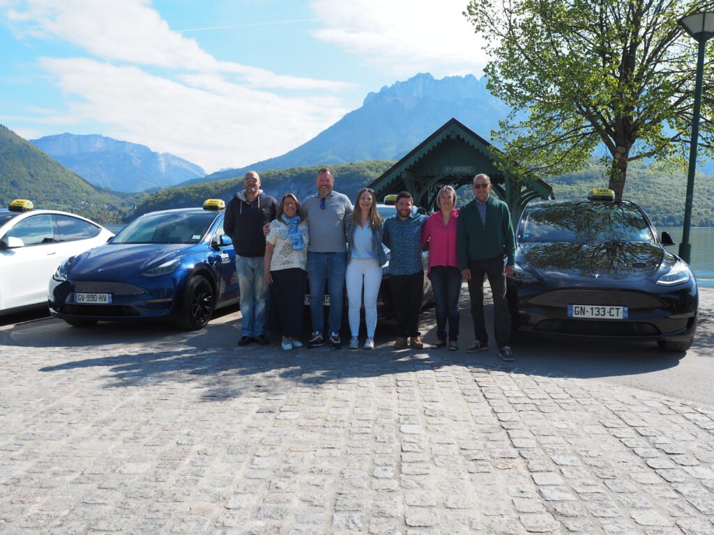 Se déplacer facilement sans voiture autour du lac d’Annecy avec un taxi