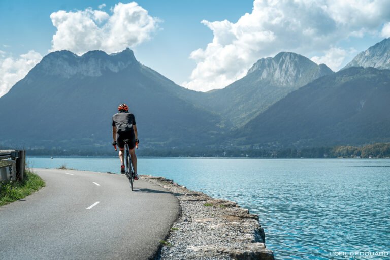 Tour du lac d'Annecy à vélo avec Taxis du Lac